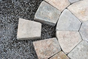Układanie kostki brukowej i kamienia ogrodowego Profesjonalne usługi brukarskie